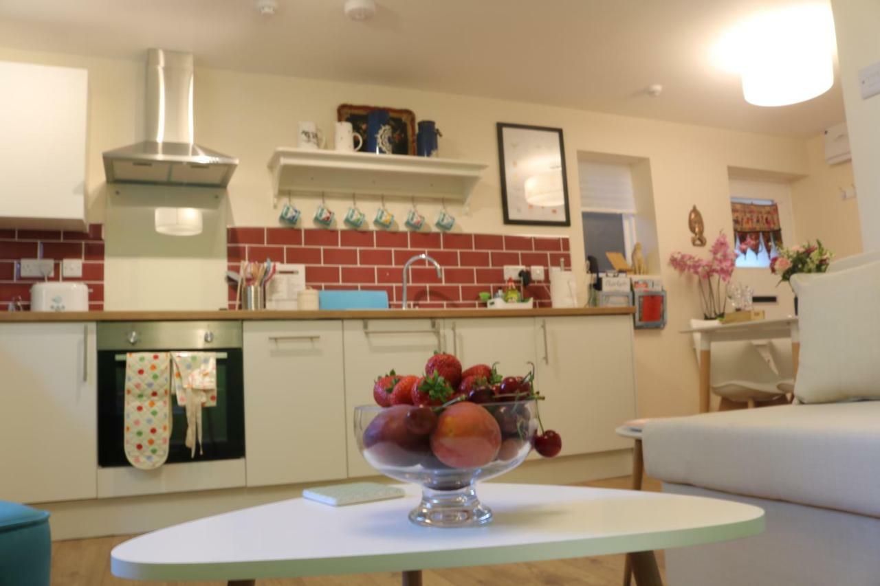 Pristine Apartment In The Centre Of Гластонбери Экстерьер фото